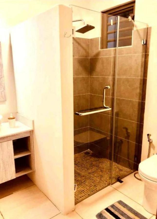 Luxury 2 Bedroom Apartment With Pool - Close To Flic-En-Flac Beach Exteriör bild