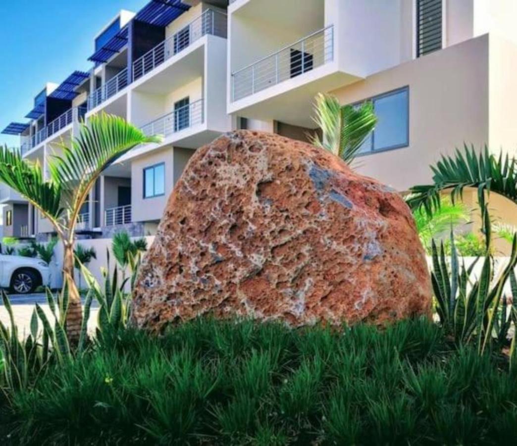 Luxury 2 Bedroom Apartment With Pool - Close To Flic-En-Flac Beach Exteriör bild